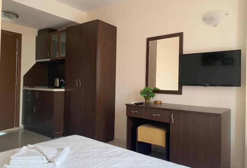 استودیو استاندارد با تراس, Persani Hotel Free Parking