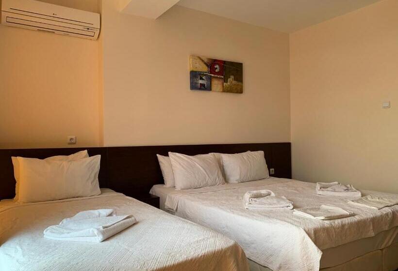 استودیو استاندارد با تراس, Persani Hotel Free Parking