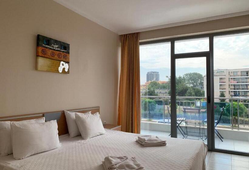 اتاق لوکس سه تخته, Persani Hotel Free Parking