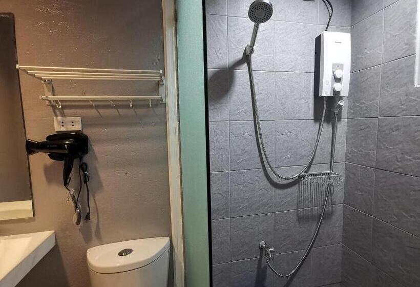 اتاق لوکس با بالکن, Pescadores Suites Moalboal