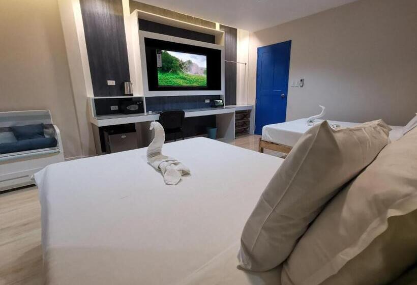 اتاق لوکس با بالکن, Pescadores Suites Moalboal