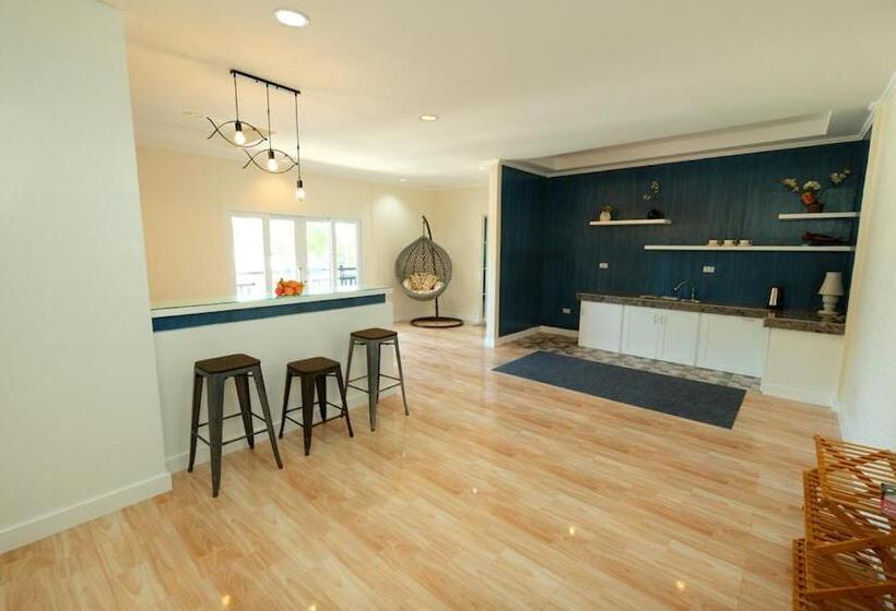 سوییت لوکس, Pescadores Suites Moalboal