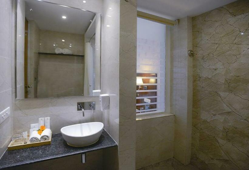 デラックスルーム, Treehouse Chail Villas