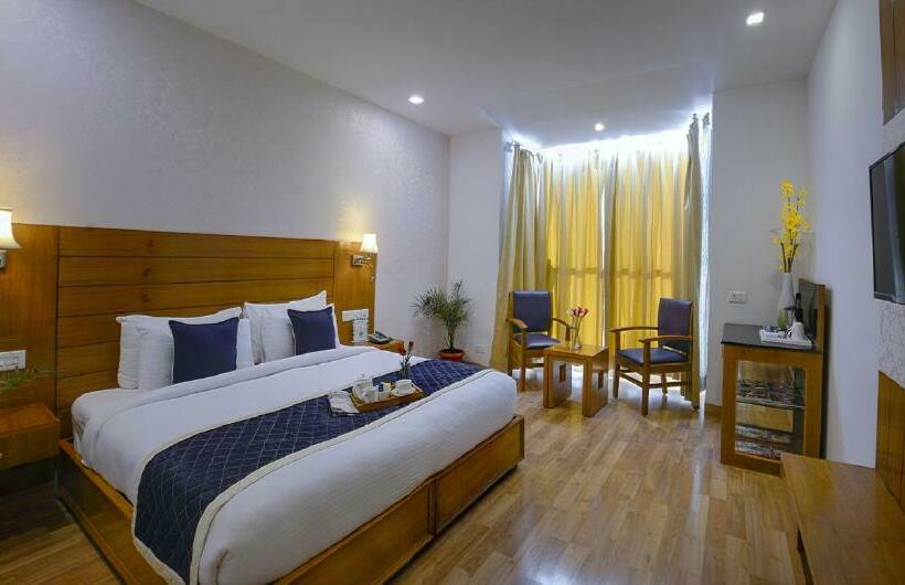 デラックスルーム, Treehouse Chail Villas