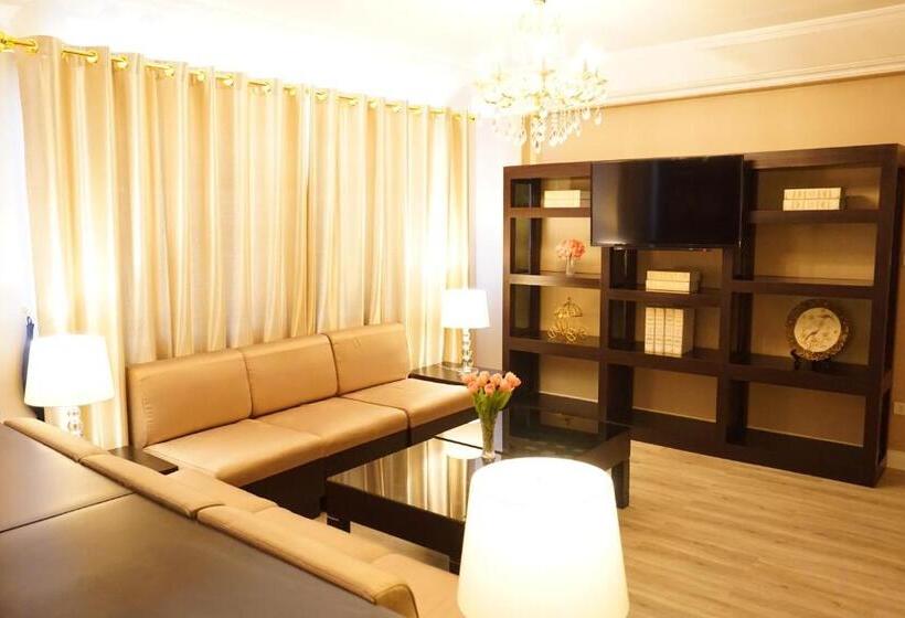 اتاق لوکس با چشم‌انداز شهر, Taris Art Hotel Phrae