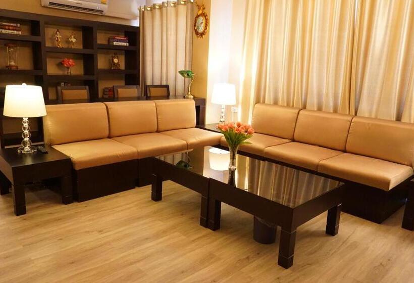 Номер Deluxe Вид на Город, Taris Art Hotel Phrae