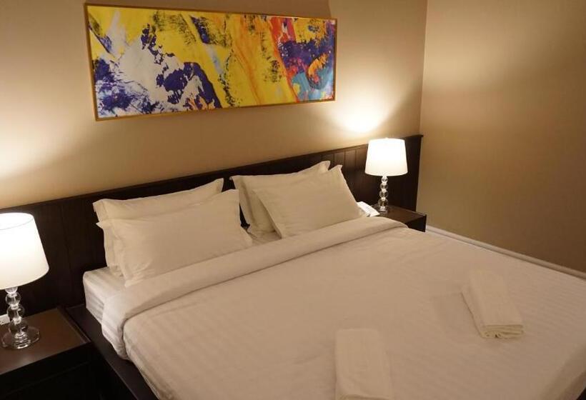 Полулюкс, Taris Art Hotel Phrae