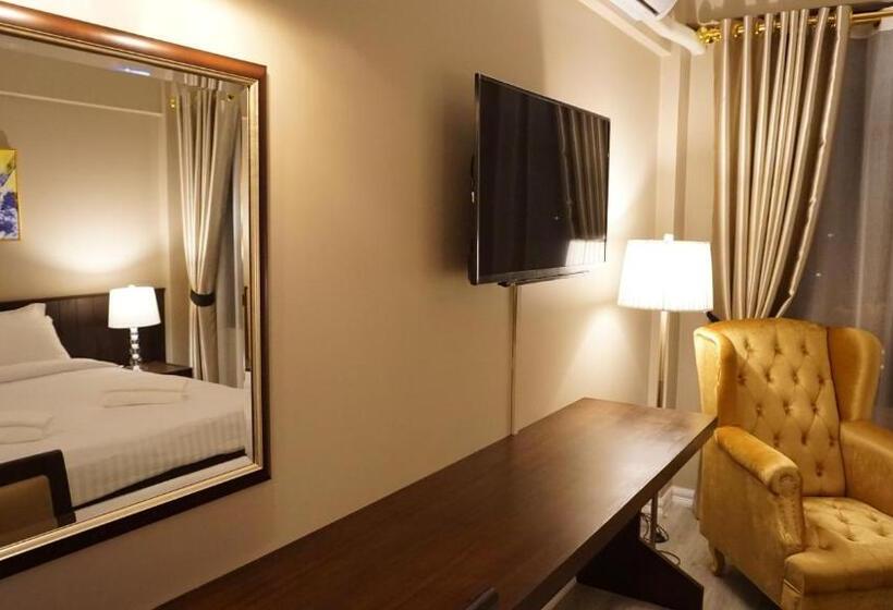 Полулюкс, Taris Art Hotel Phrae