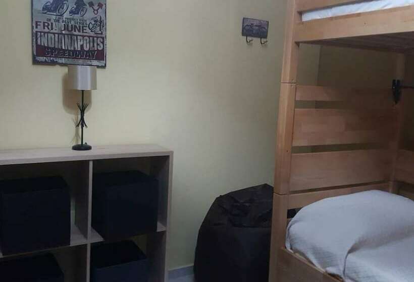 공동 객실, Almancil Hostel