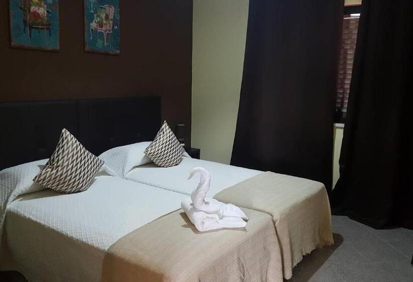 침실 2개 스위트, Almancil Hostel