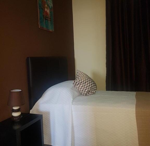 침실 2개 스위트, Almancil Hostel