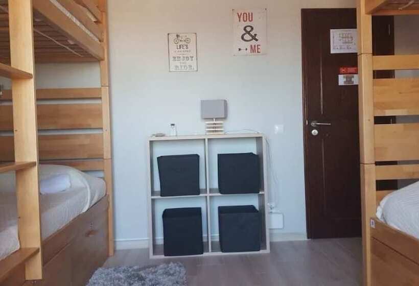 공동 객실, Almancil Hostel