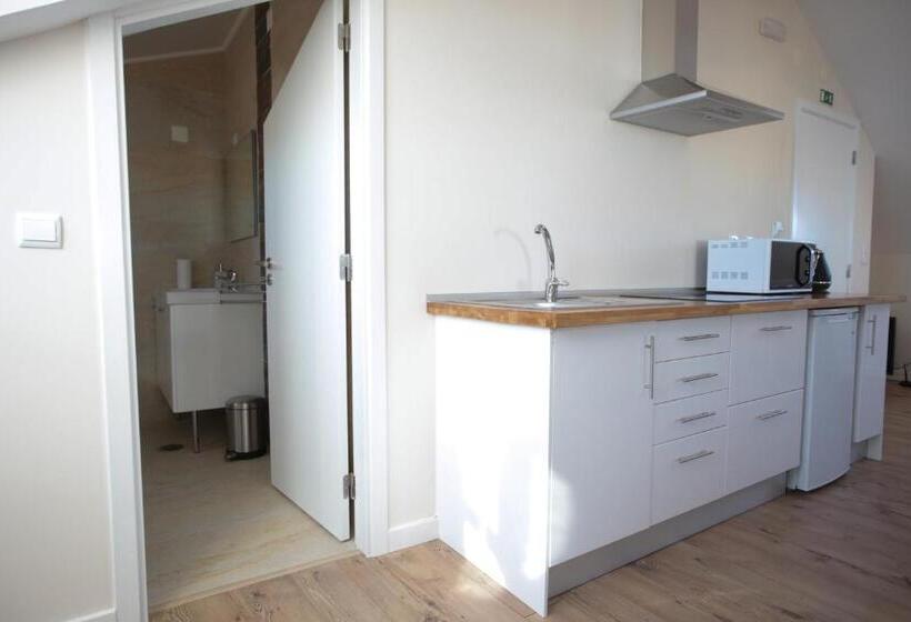 חדר סטנדרט לארבעה, Suites Guest House