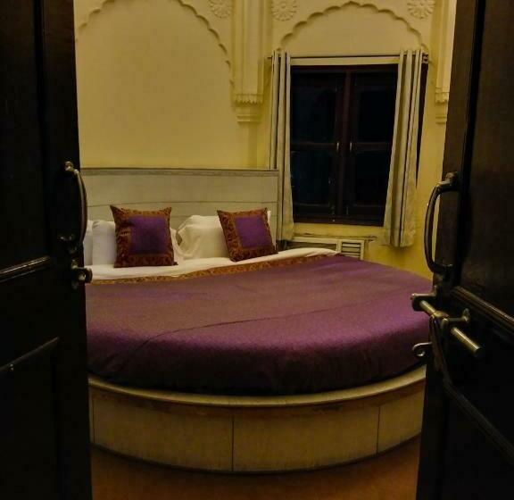 سوییت, Dwivedi Hotels Hotel Elena