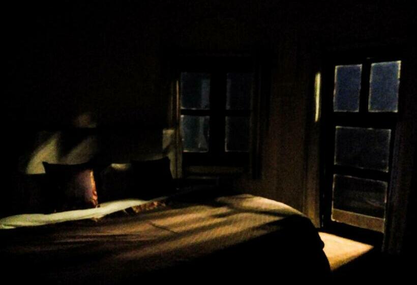 سوییت, Dwivedi Hotels Hotel Elena