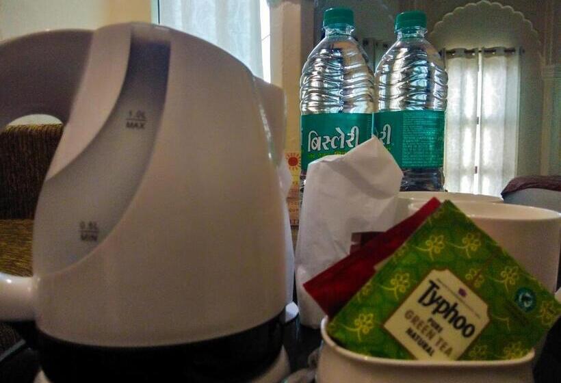 سوییت, Dwivedi Hotels Hotel Elena