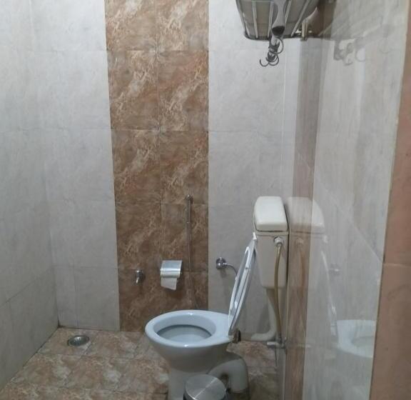 اتاق خانوادگی, Dwivedi Hotels Hotel Elena