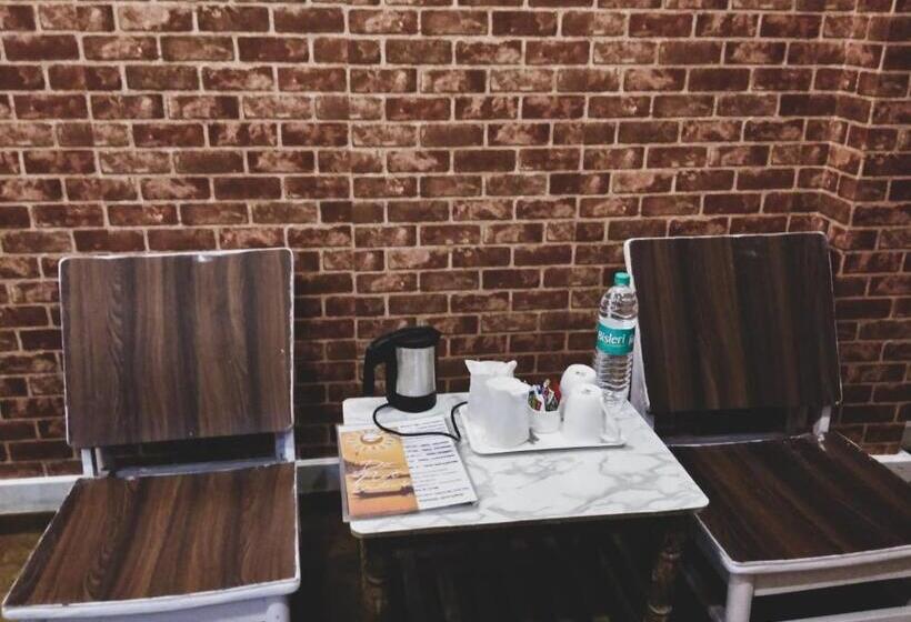 سوئیت با چشمانداز رودخانه, Dwivedi Hotels Hotel Elena