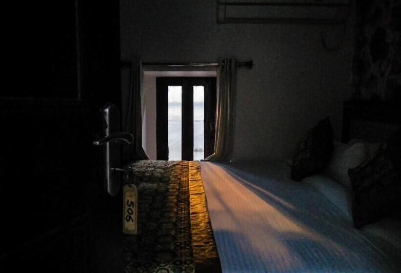 اتاق اکونومی, Dwivedi Hotels Hotel Elena