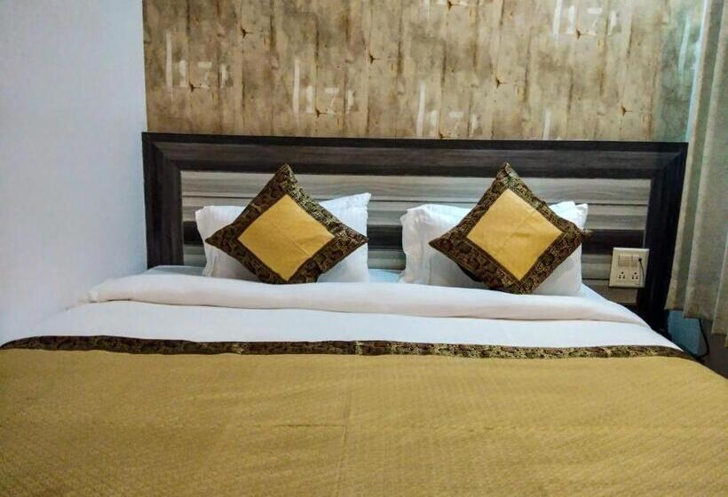 اتاق اکونومی, Dwivedi Hotels Hotel Elena