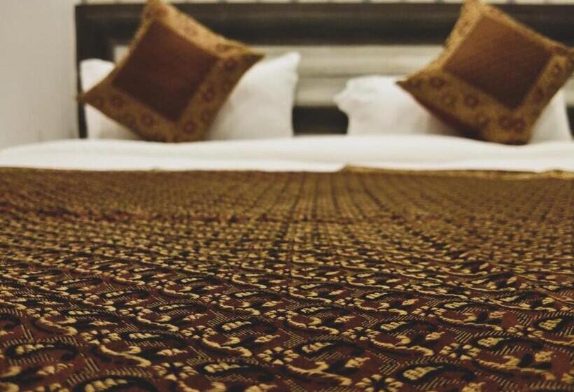 اتاق لوکس با بالکن, Dwivedi Hotels Hotel Elena