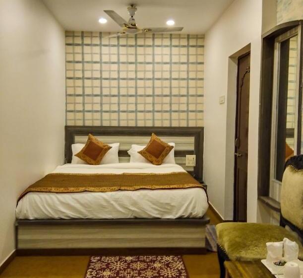 اتاق لوکس با بالکن, Dwivedi Hotels Hotel Elena