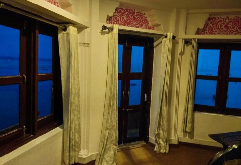 اتاق لوکس با بالکن, Dwivedi Hotels Hotel Elena