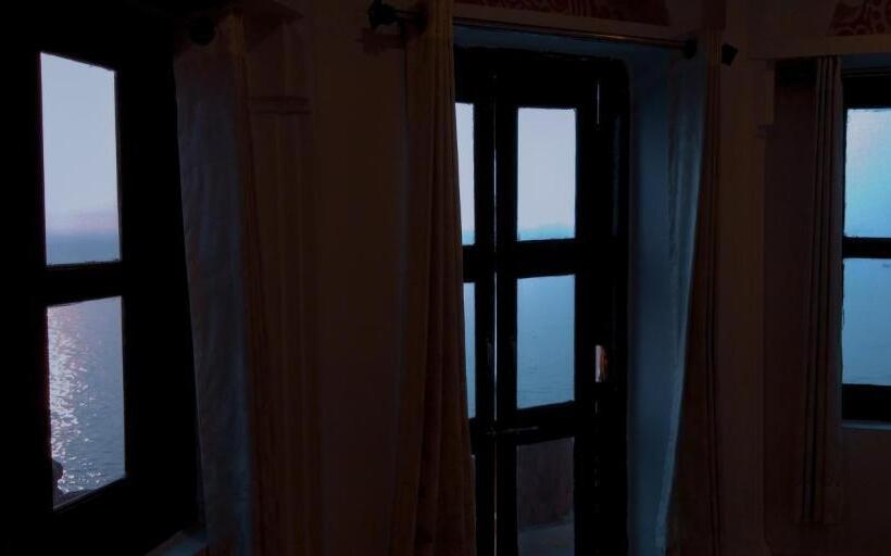 اتاق لوکس با بالکن, Dwivedi Hotels Hotel Elena