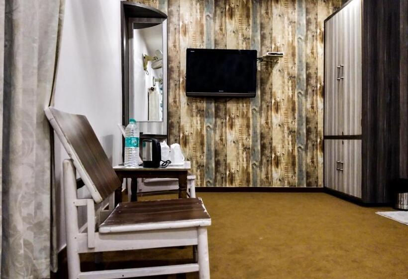 اتاق لوکس با بالکن, Dwivedi Hotels Hotel Elena