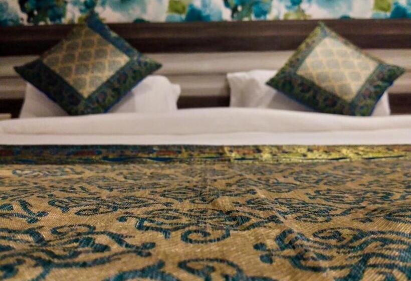 اتاق لوکس با بالکن, Dwivedi Hotels Hotel Elena