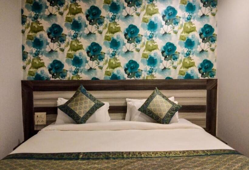 اتاق لوکس با بالکن, Dwivedi Hotels Hotel Elena