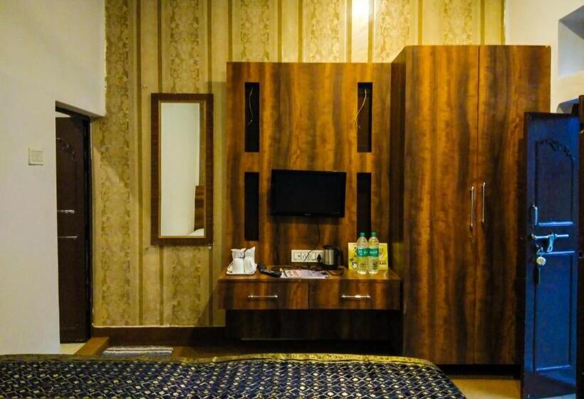 سوییت, Dwivedi Hotels Hotel Elena