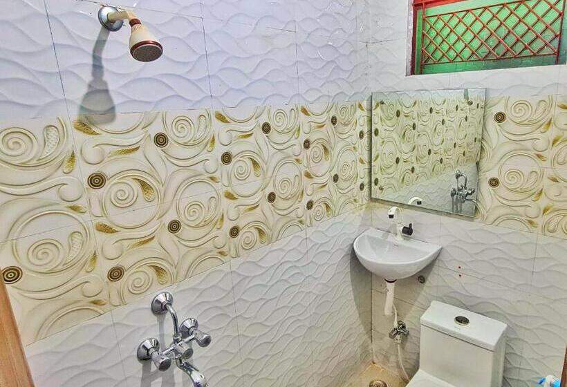 标准间带阳台, Anukampa Paying Guest House