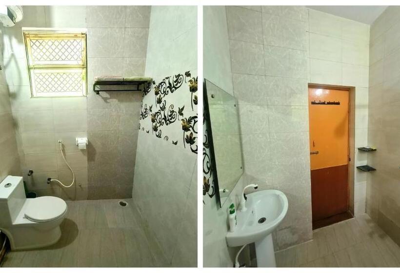 带阳台的豪华间, Anukampa Paying Guest House