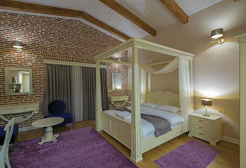 جناح سوبيريور, Casa Gaçe