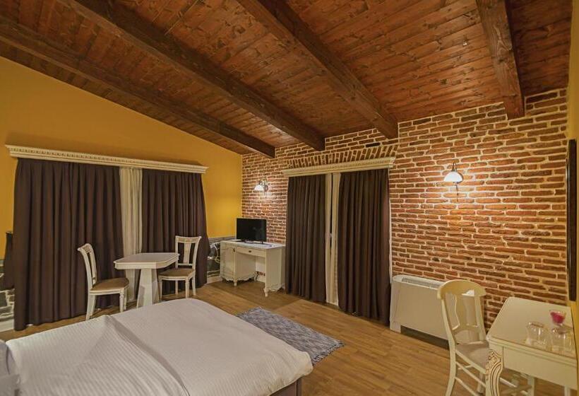 غرفة قياسية, Casa Gaçe