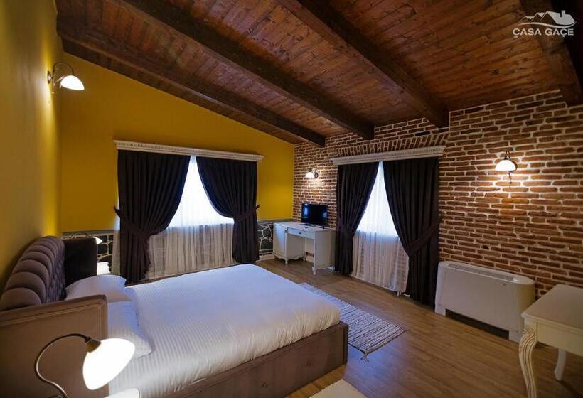 غرفة قياسية, Casa Gaçe