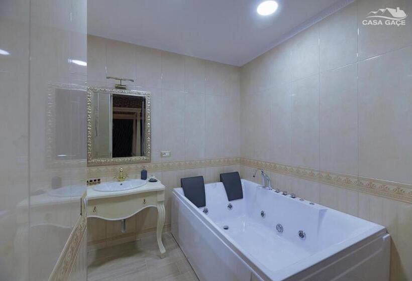 سوییت سوپریور, Casa Gaçe