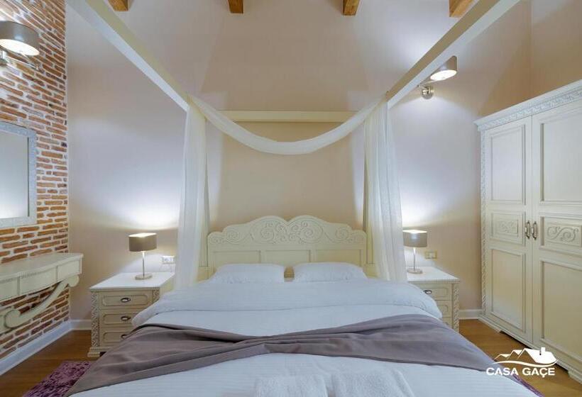 جناح سوبيريور, Casa Gaçe