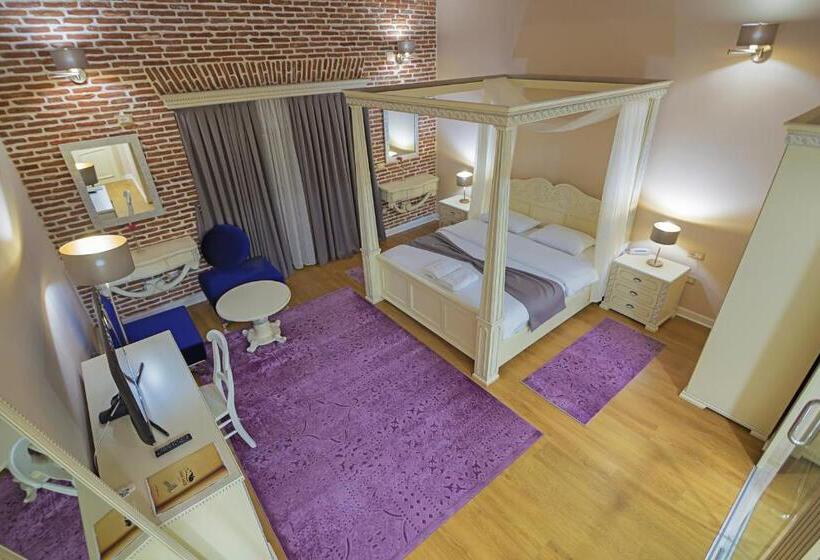 جناح سوبيريور, Casa Gaçe