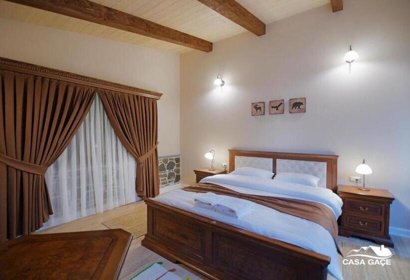 جناح جونيور, Casa Gaçe