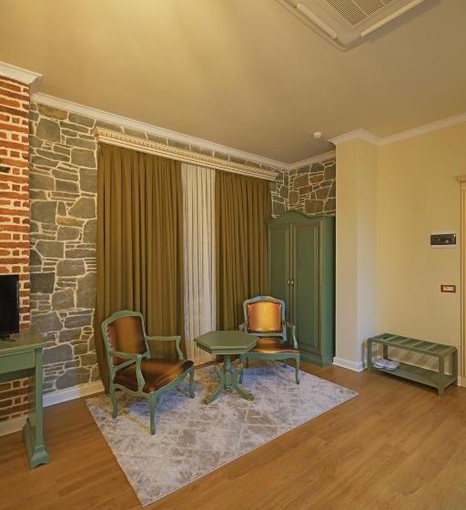 סוויטת ג'וניור, Casa Gaçe