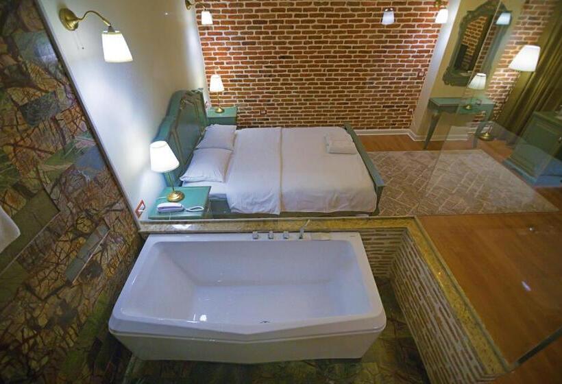 سوییت جونیور, Casa Gaçe