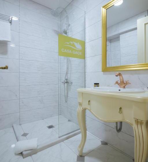 غرفة قياسية مطلة على المدينة, Casa Gaçe