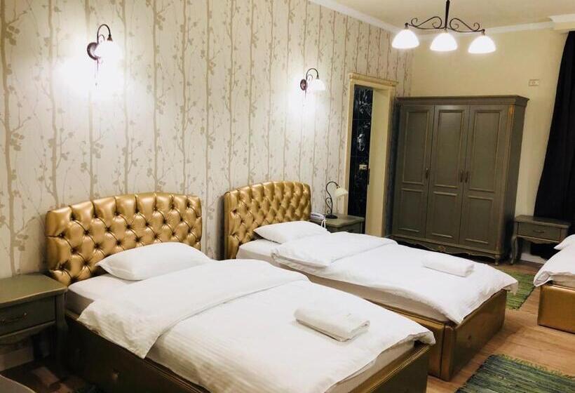 غرفة ديلوكس ثلاثية, Casa Gaçe