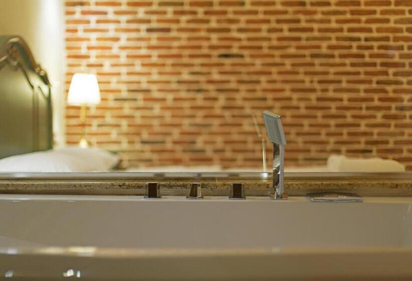 סוויטת ג'וניור, Casa Gaçe