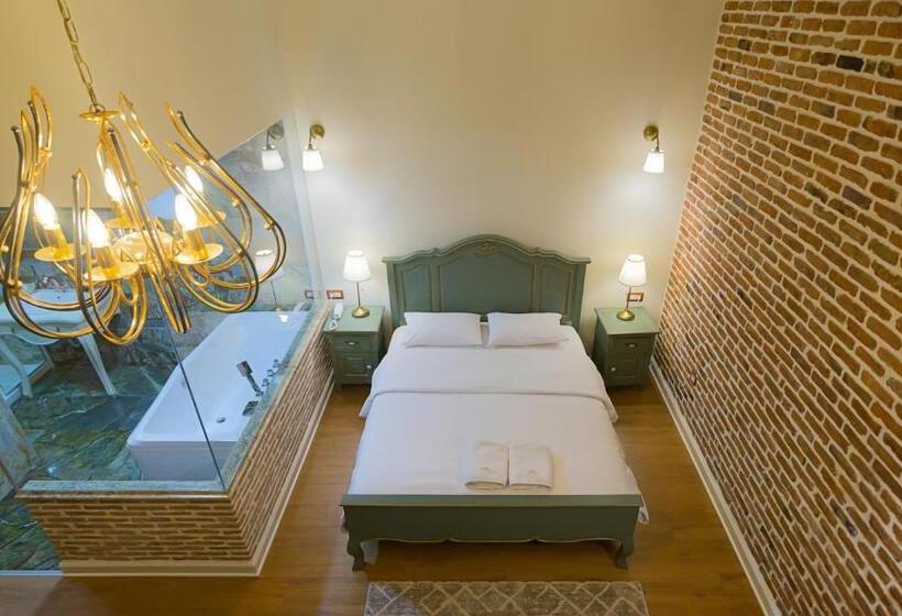 جناح جونيور, Casa Gaçe