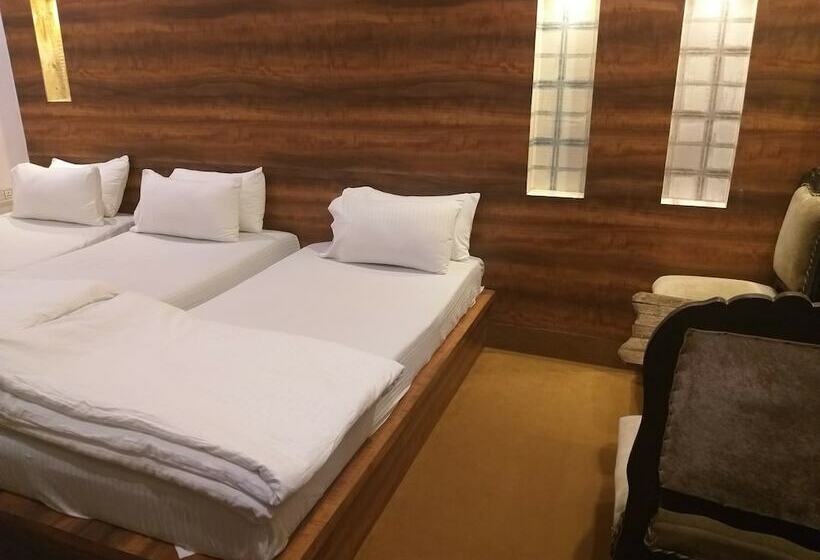 اتاق خانوادگی, Dwivedi Hotels Hotel Elena