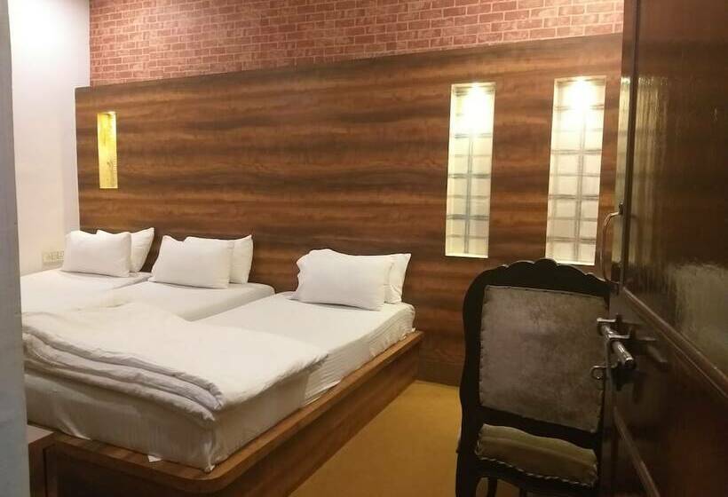 اتاق خانوادگی, Dwivedi Hotels Hotel Elena