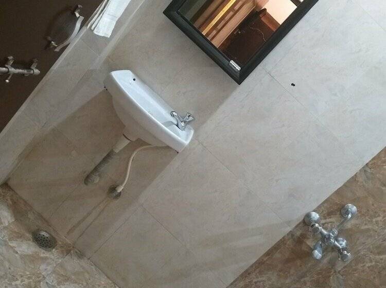 اتاق خانوادگی, Dwivedi Hotels Hotel Elena